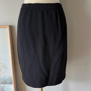 St John Basics black label santana knit knee‎ length skirt size 6 wool blend